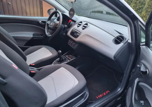 Seat Ibiza cena 17900 przebieg: 137000, rok produkcji 2012 z Wałcz małe 407